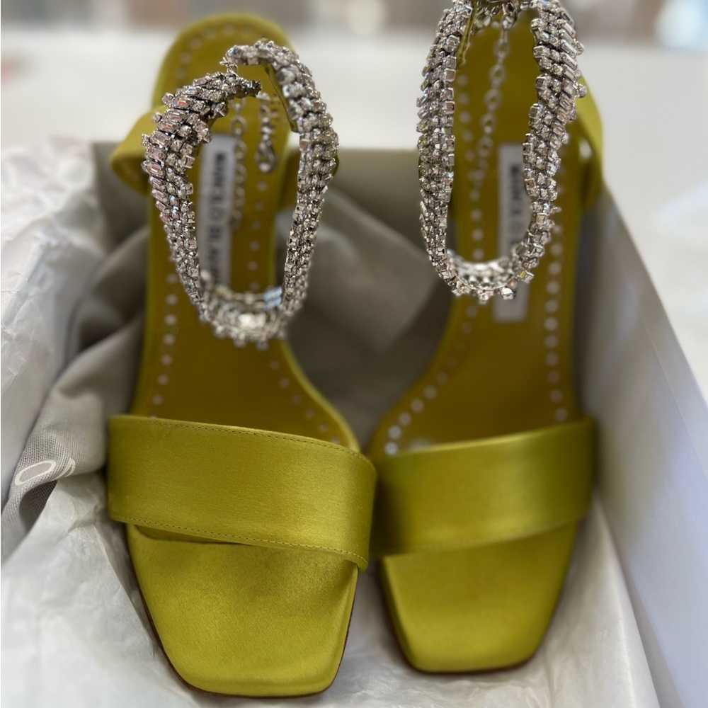 NIB Manolo Blahnik Parinasan Ankle Strap Sandals Satin with Crystals 105 ~Sz 6.5